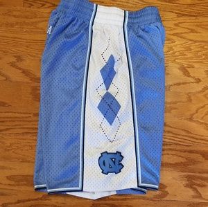 Nike - UNC Tarheels Shorts - Vintage 90's